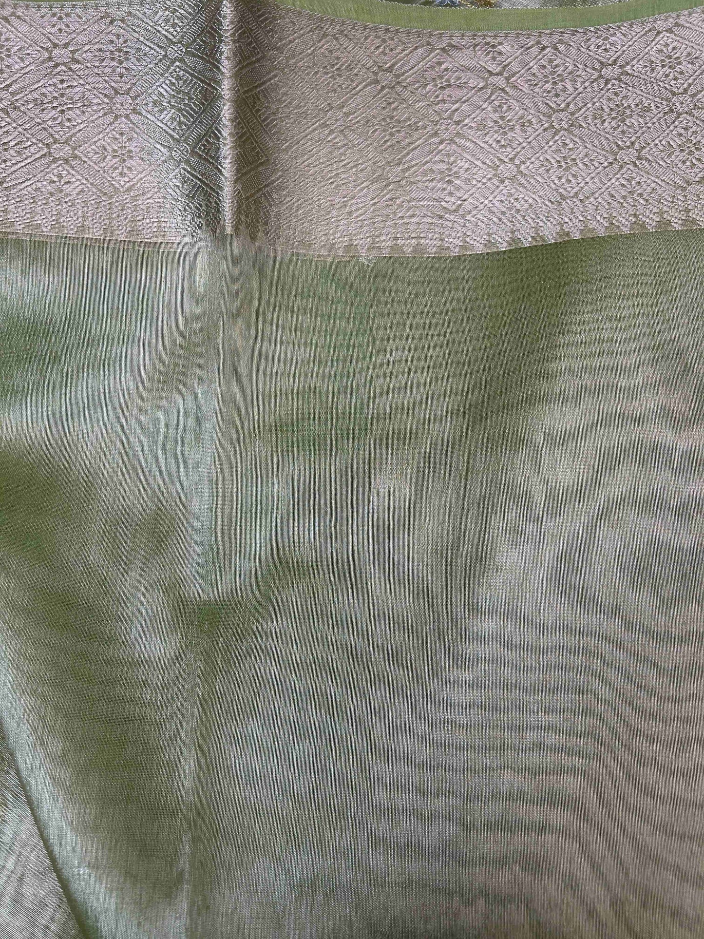 Green with zari work tissue banarasi silk saree Niaura