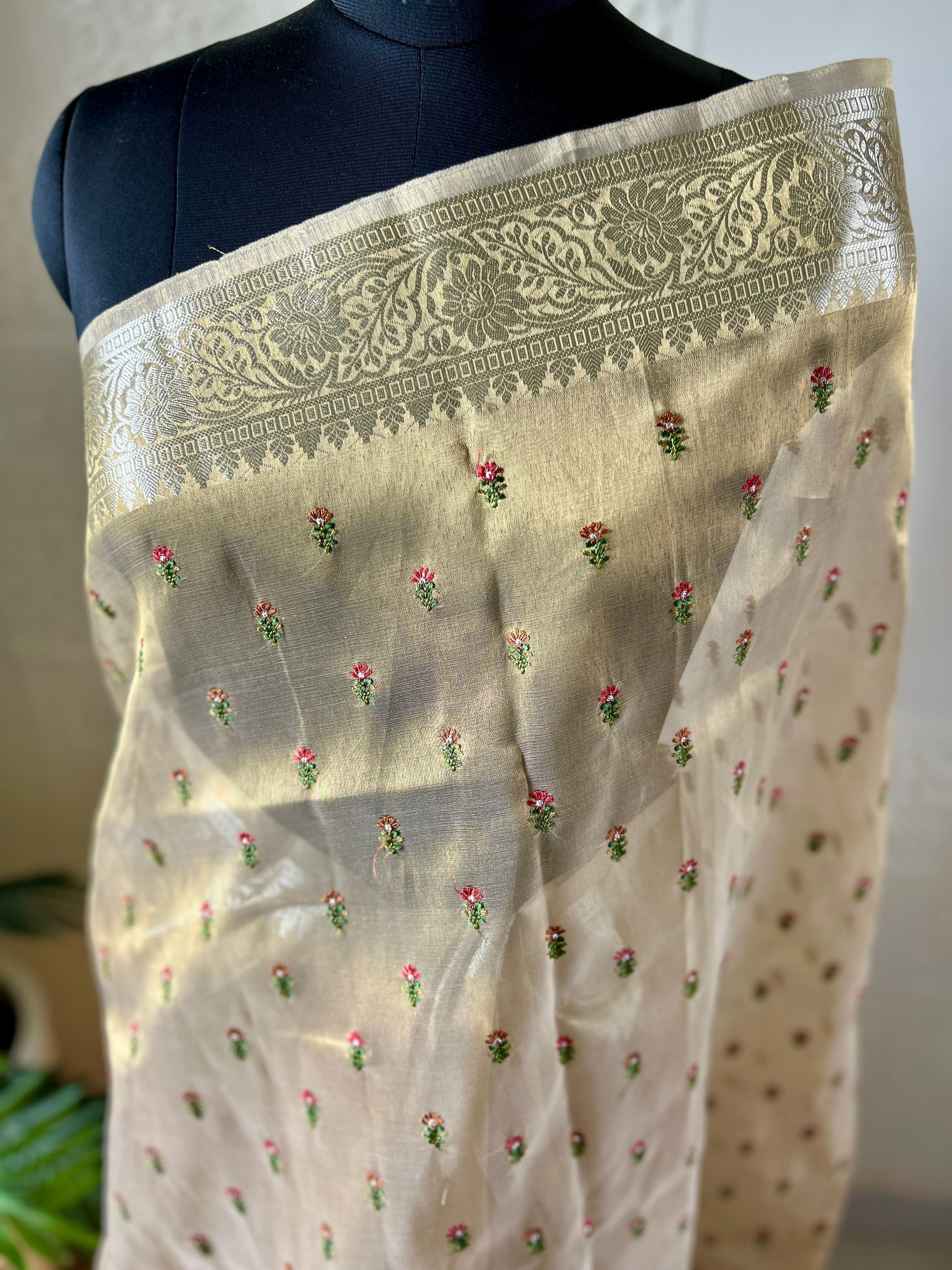 Gold tissue with threadwork butta banarasi silk saree Niaura