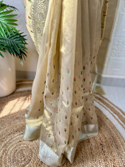 Gold tissue with threadwork butta banarasi silk saree Niaura