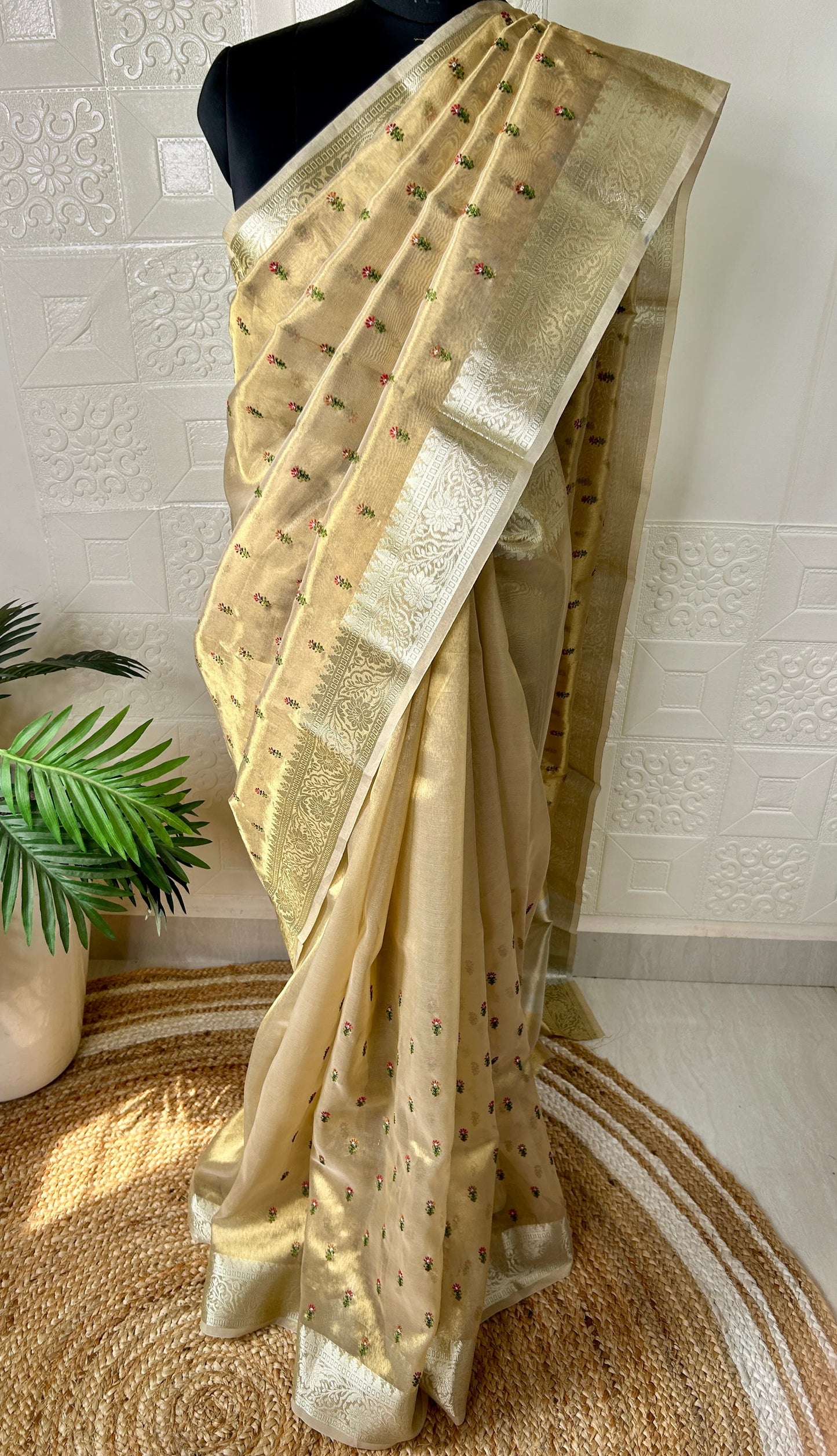 Gold tissue with threadwork butta banarasi silk saree Niaura