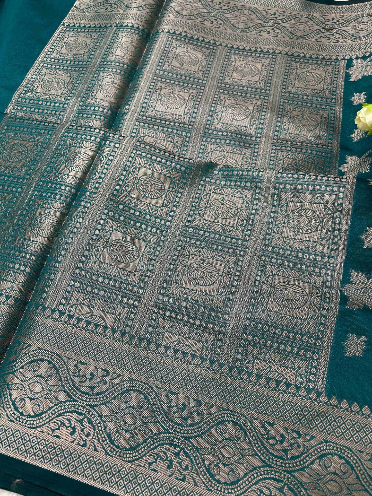 Green leaf motifs banarasi soft silk saree Niaura
