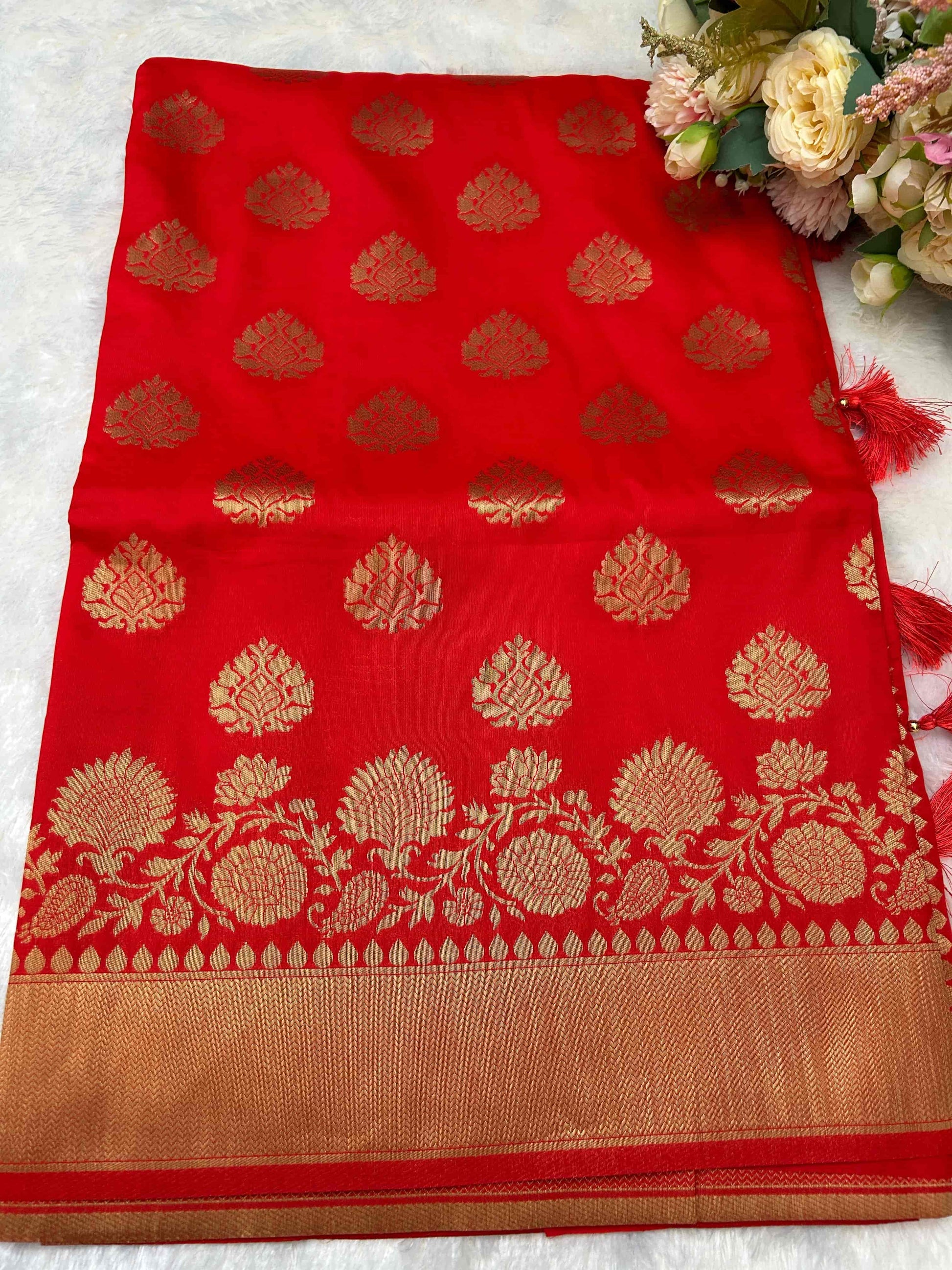 Red katan banarasi silk saree Niaura
