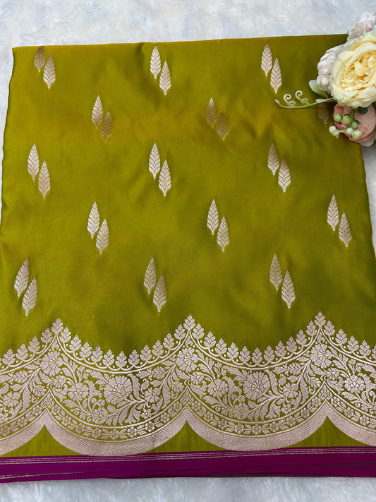Green scallop boarder silver katan banarasi silk saree Niaura
