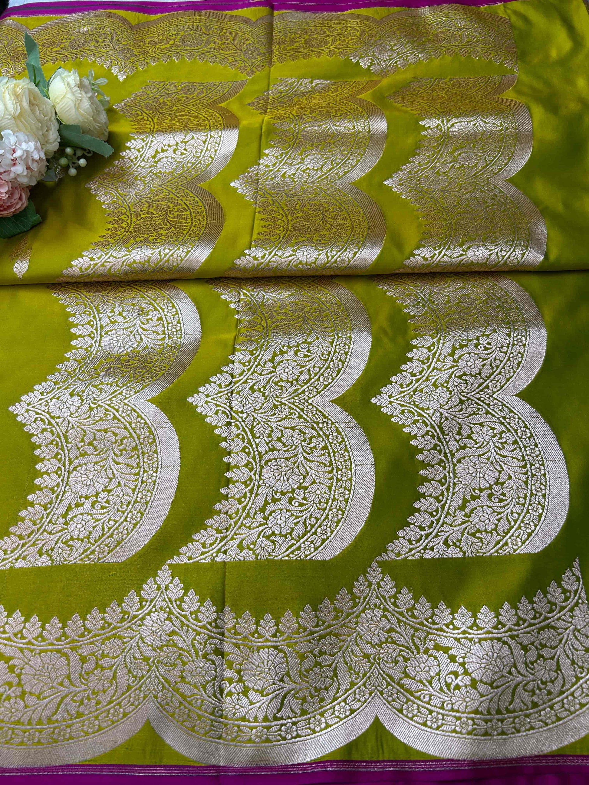 Green scallop boarder silver katan banarasi silk saree Niaura