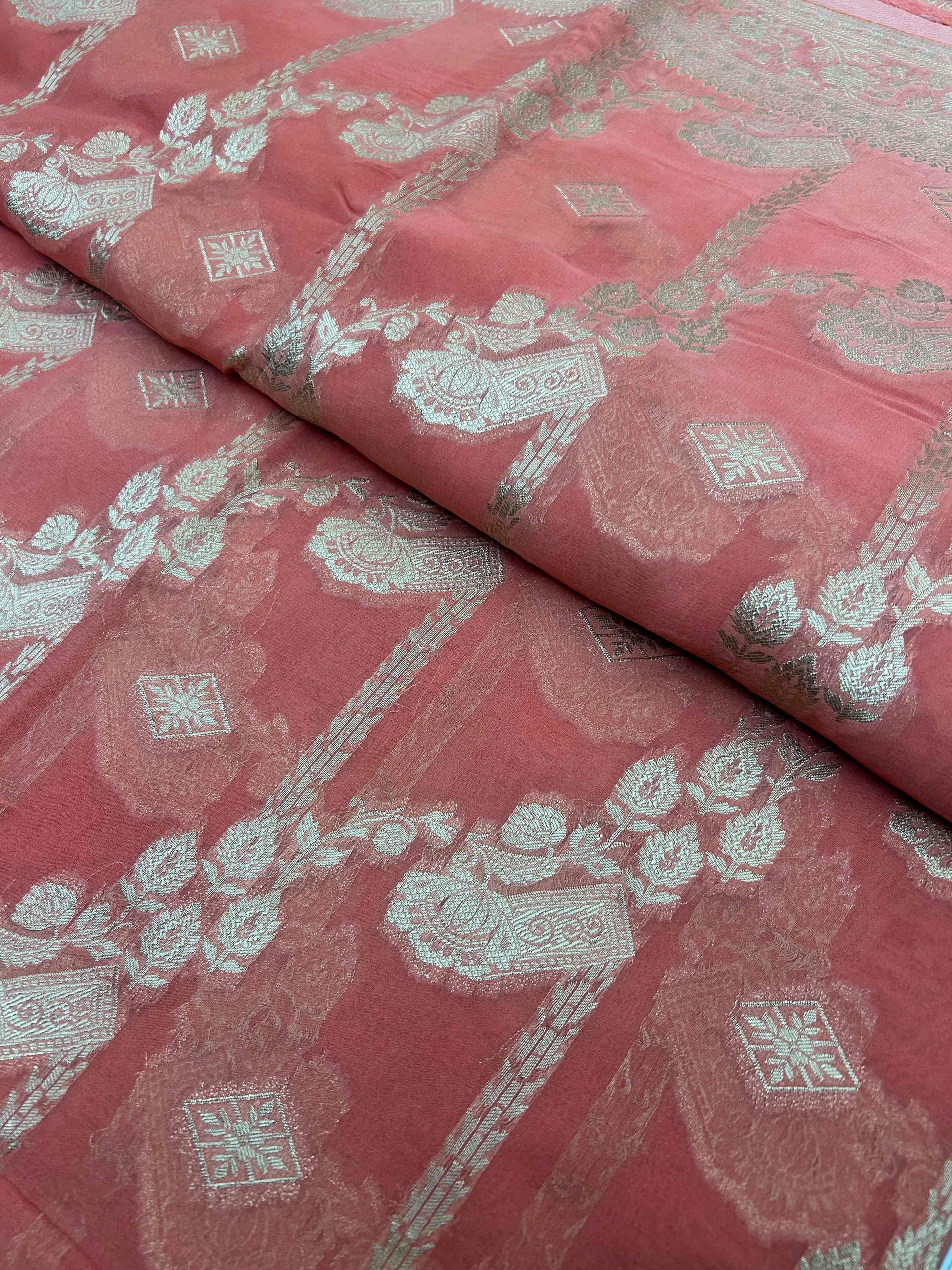 Peach pure georgette banrasi silk saree Niaura