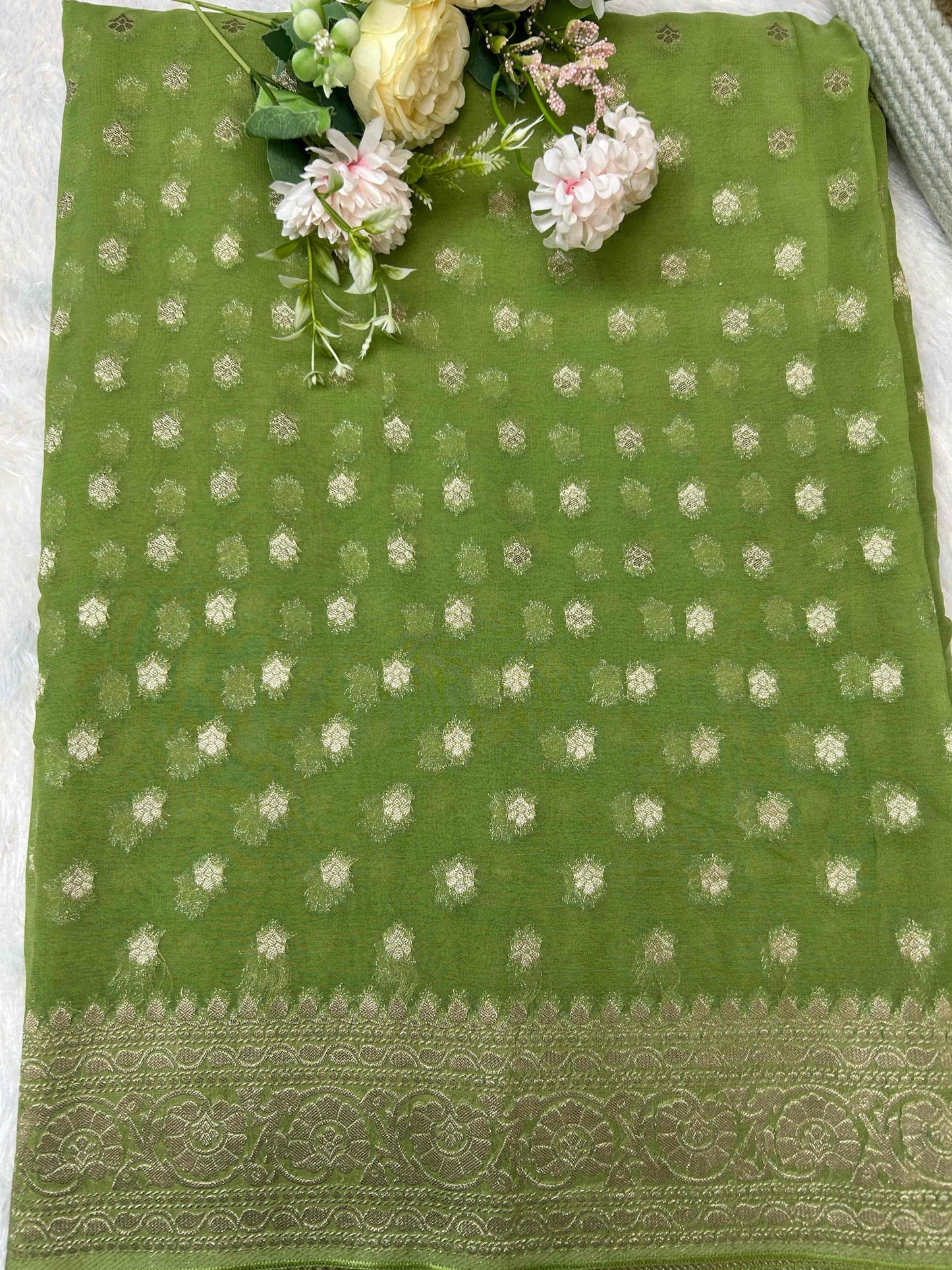 Green pure georgette banrasi silk saree Niaura