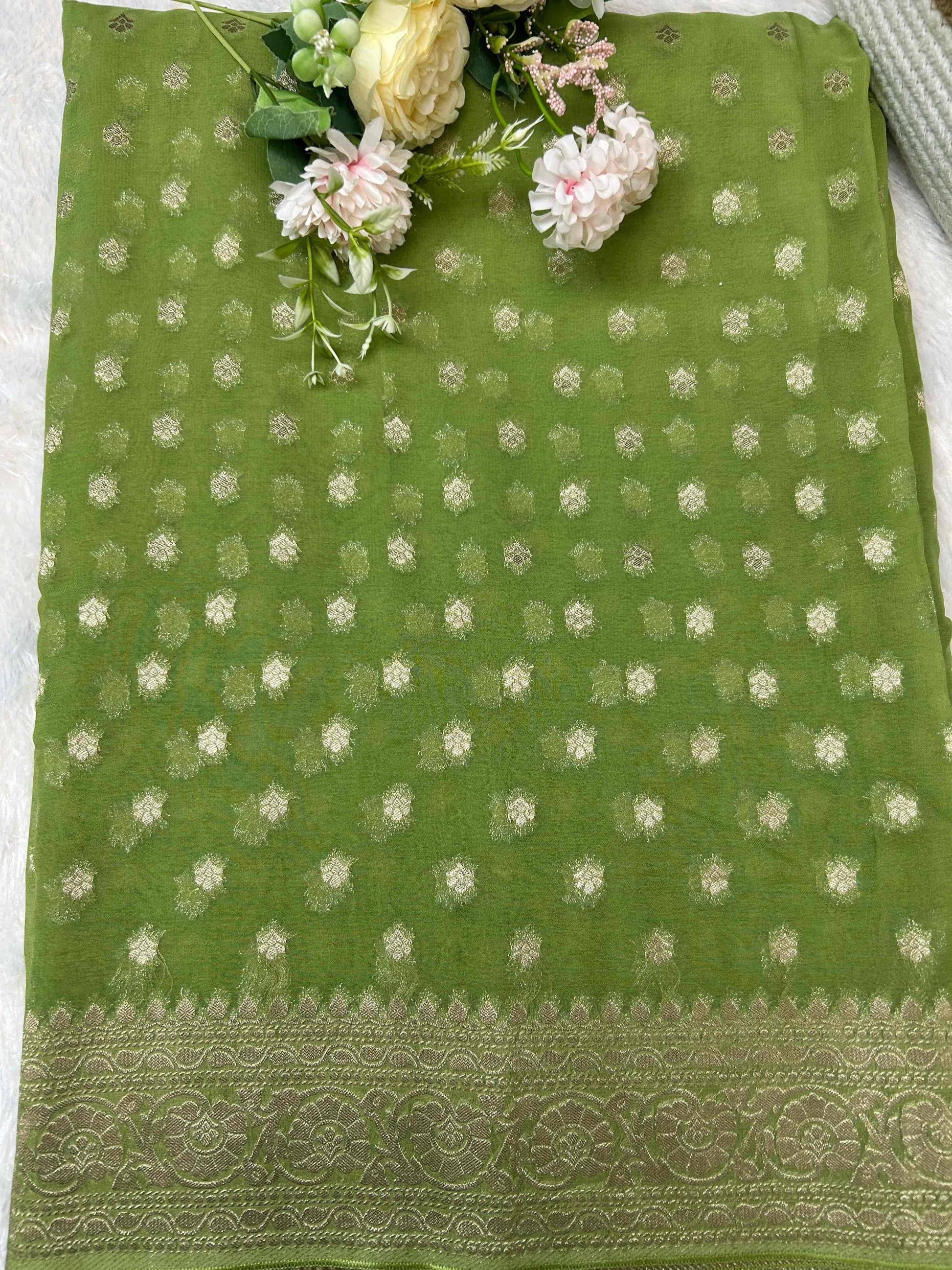 Green pure georgette banrasi silk saree Niaura