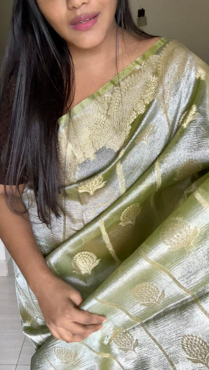 Green tissue scallop boarder banarasi silk saree Niaura