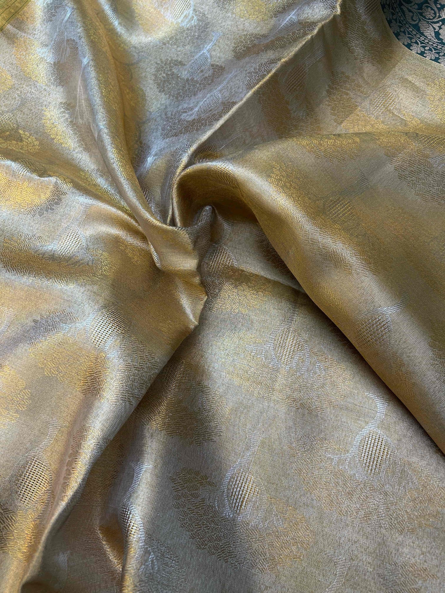 Gold tissue with green boarder banarasi silk saree Niaura