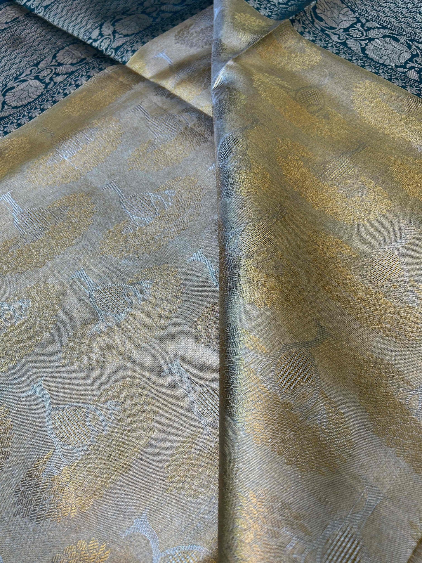 Gold tissue with green boarder banarasi silk saree Niaura
