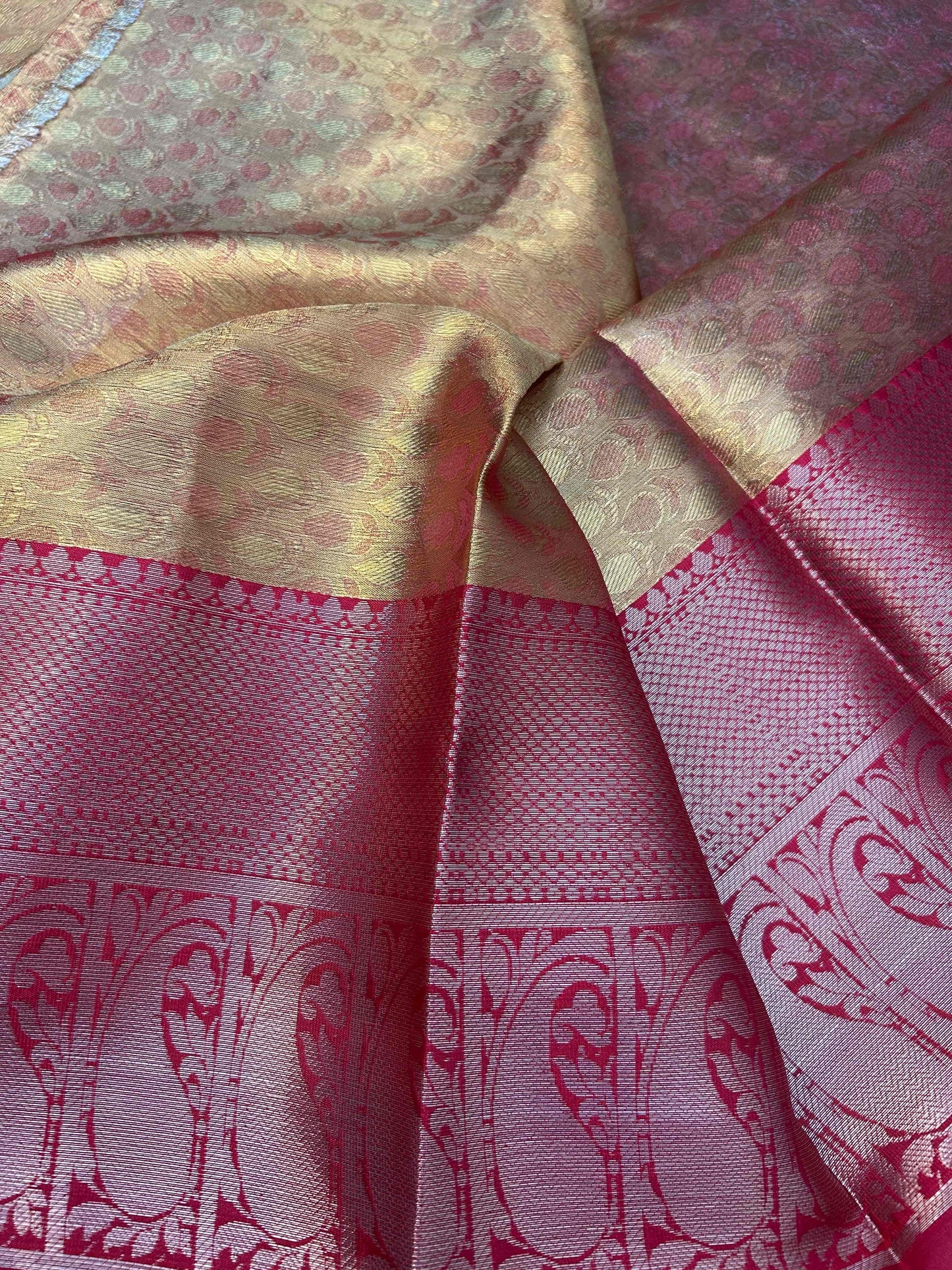 Gold tissue with red boarder banarasi silk saree Niaura